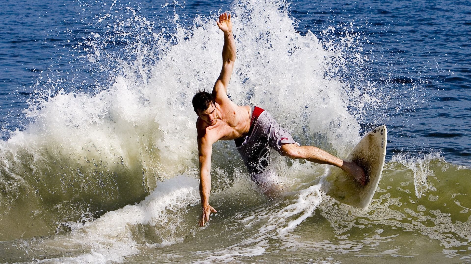 西甲天王拼搏：突破防线的瞬间让人沸腾